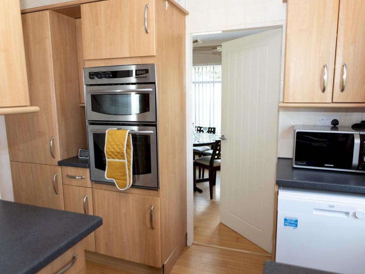 Pass The Keys Amazing 4 Bedroom Property- Hot Tub & Sea Views 스카버러 외부 사진