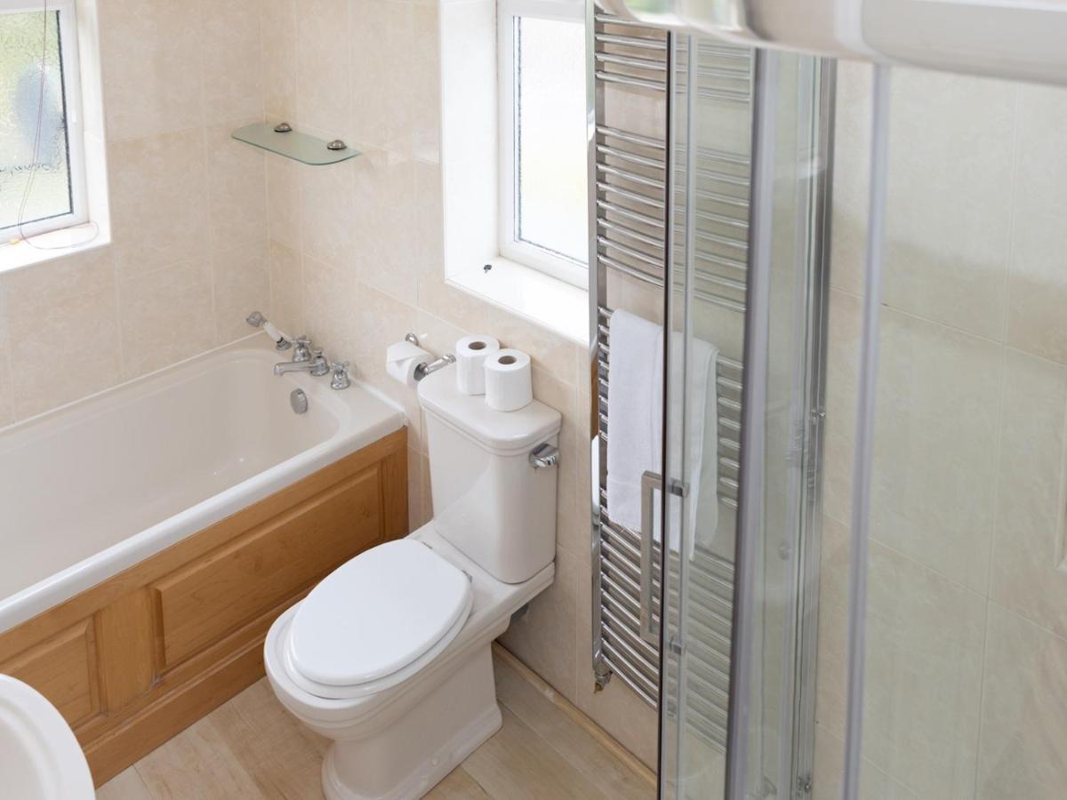 Pass The Keys Amazing 4 Bedroom Property- Hot Tub & Sea Views 스카버러 외부 사진