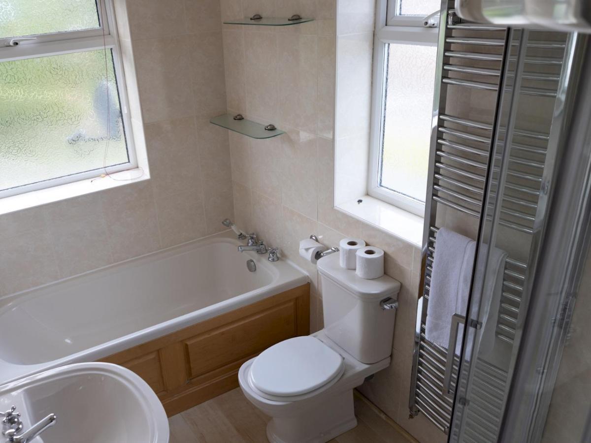 Pass The Keys Amazing 4 Bedroom Property- Hot Tub & Sea Views 스카버러 외부 사진